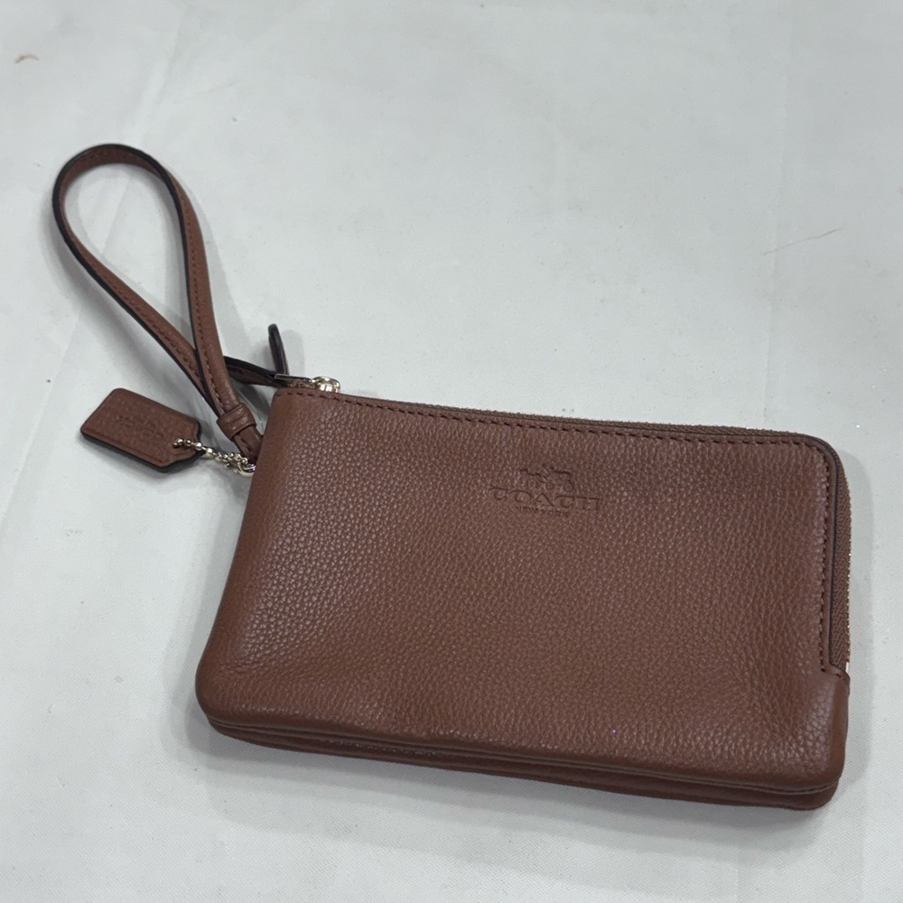 COACH | Wristlet (NEVER USED) | Dark Tan/Camel Leather Double Zipper